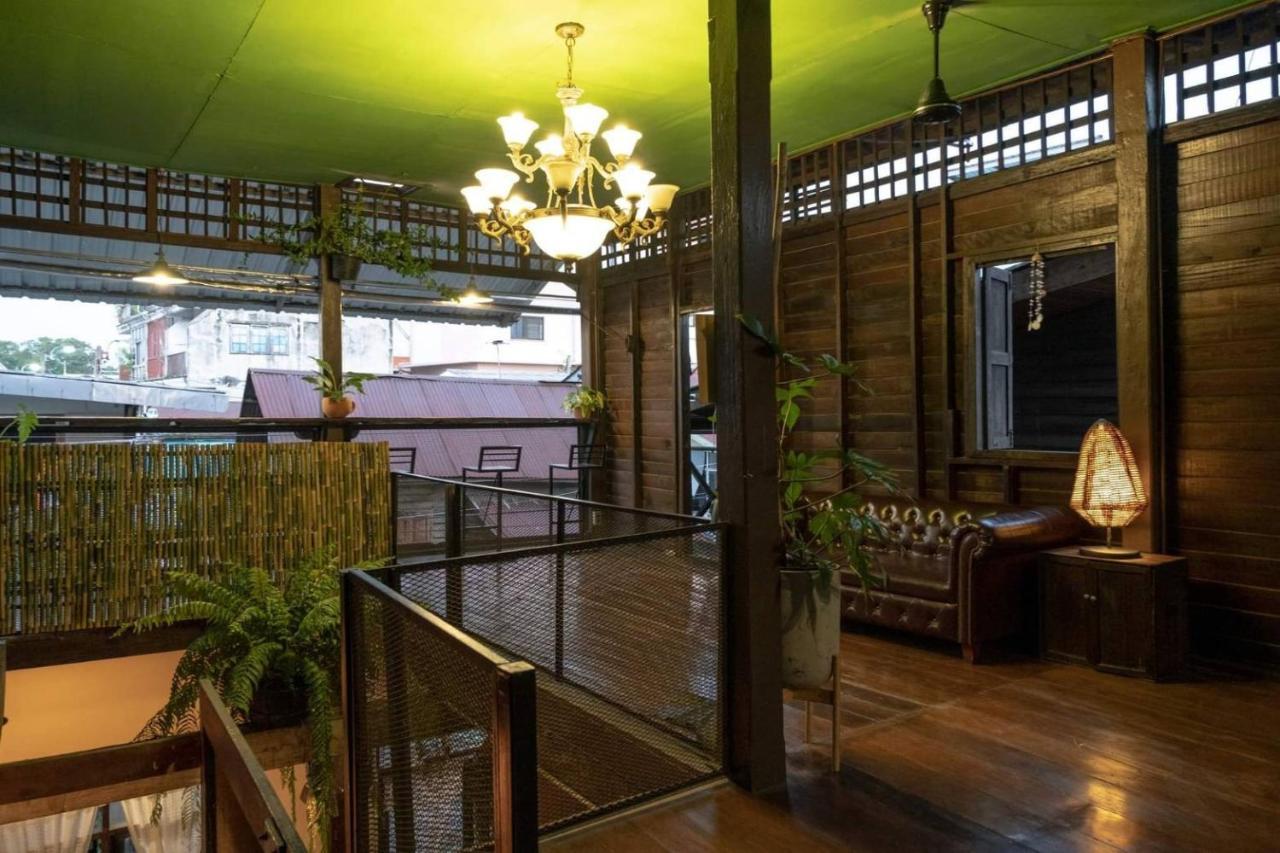 Non House Bangkok บ้านนอนโฮสเทล מראה חיצוני תמונה
