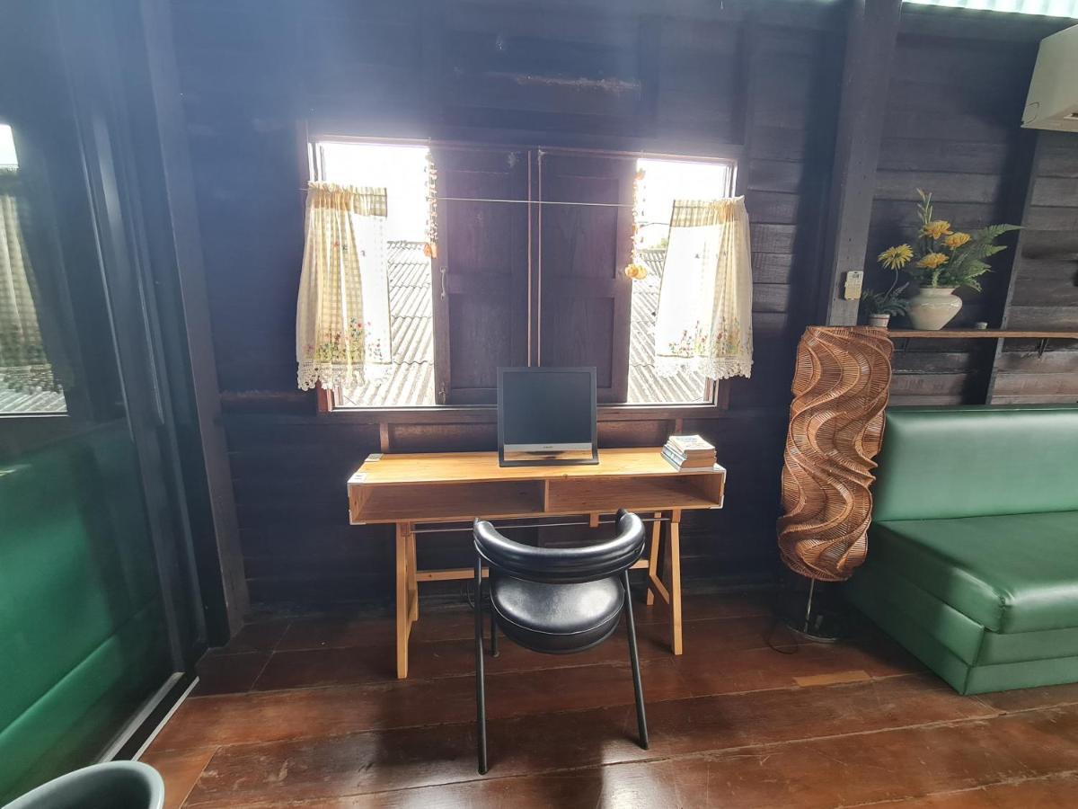 Non House Bangkok บ้านนอนโฮสเทล מראה חיצוני תמונה