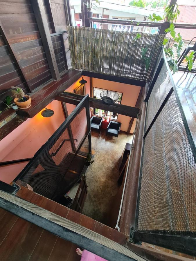 Non House Bangkok บ้านนอนโฮสเทล מראה חיצוני תמונה