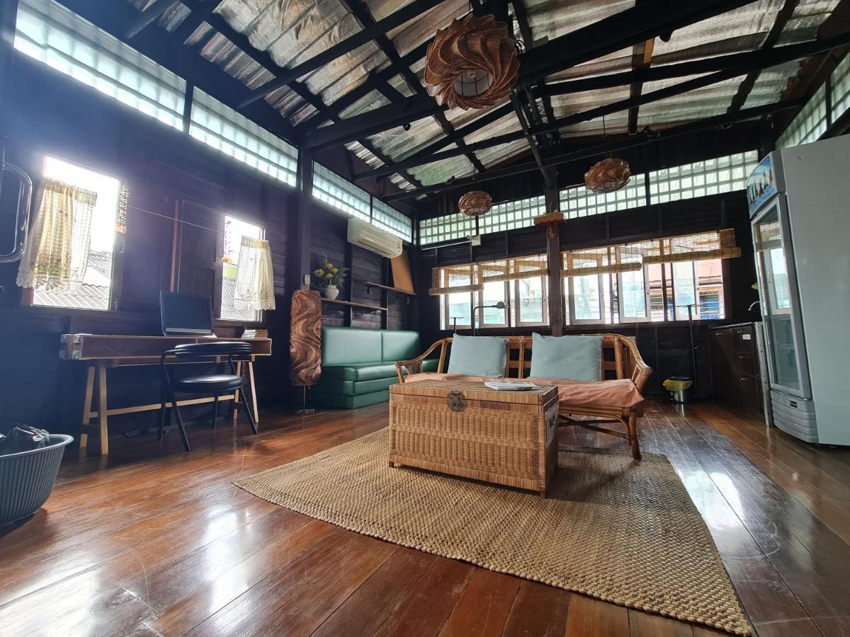 Non House Bangkok บ้านนอนโฮสเทล מראה חיצוני תמונה
