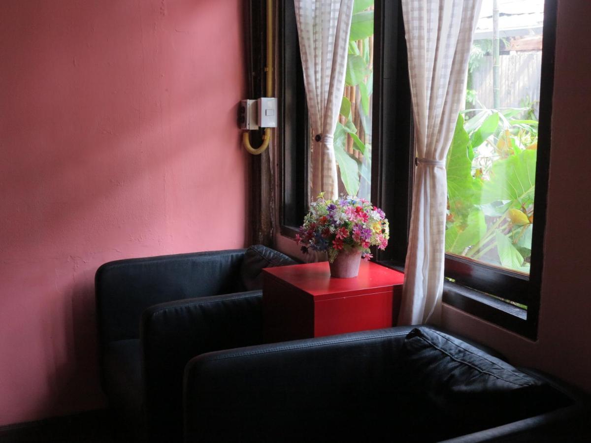 Non House Bangkok บ้านนอนโฮสเทล מראה חיצוני תמונה