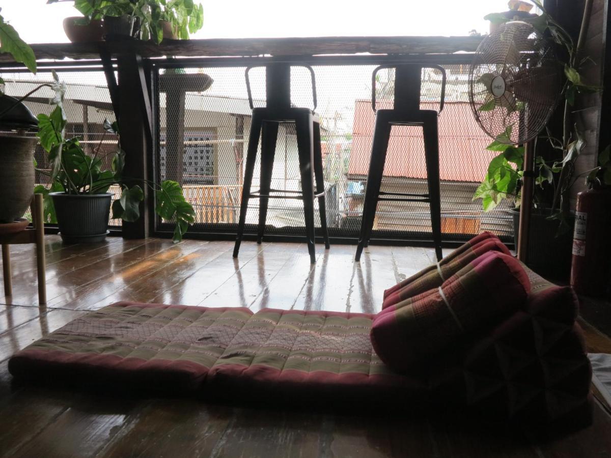 Non House Bangkok บ้านนอนโฮสเทล מראה חיצוני תמונה